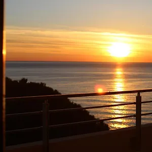 https://hotel-alexandra-roquebrune-cap-martin.fr-provencehotel.com