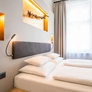 4* Otel Rathaus - Wein & Design