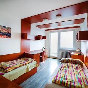 Eislerova Kolej Jarov , Praga Czechy