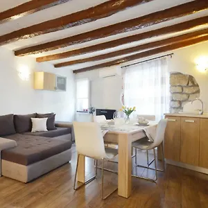 https://apartment-eleni.in-istria.net